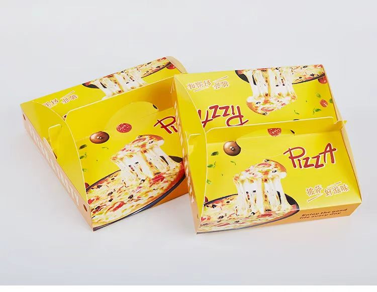 Case: A classic clamshell-style food packaging solution for pizza deliveries.